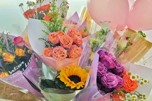 女神節(jié)丨祝你向陽(yáng)而生，光芒萬(wàn)丈！